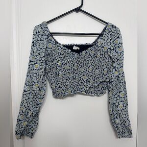 NWOT American Eagle Outfitters Blue Daisy Smocked Long-Sleeve Crop Top